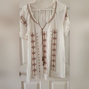 Dressbarn Cream Boho Top